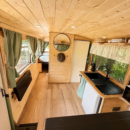 Bed & Breakfast Insolite - Roulotte Cowboy Et Bus Vintage *